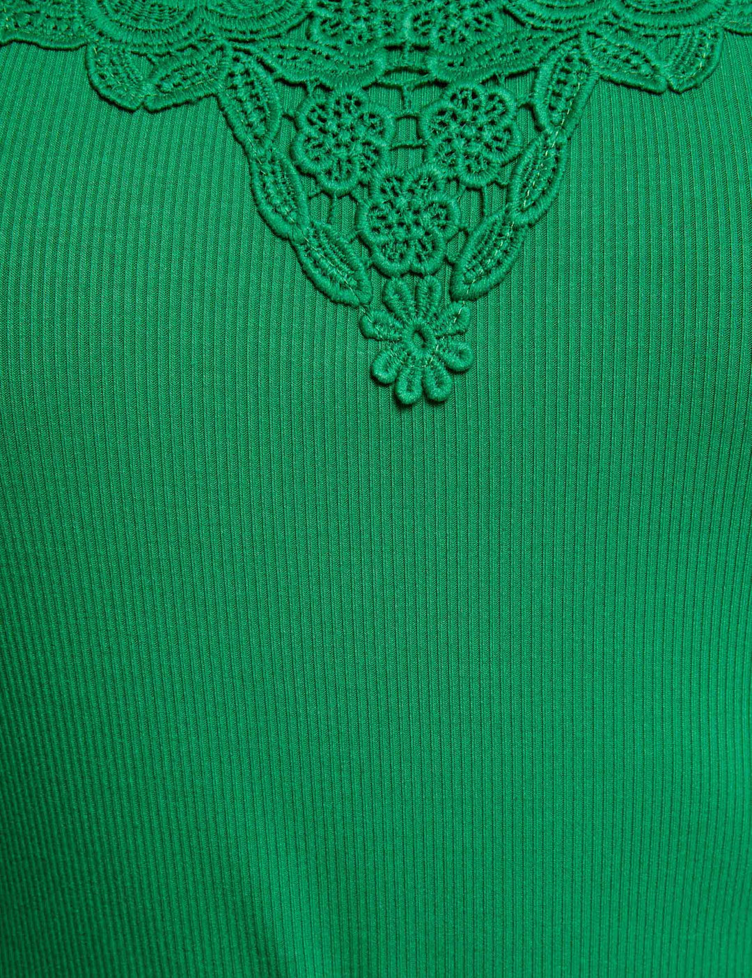 Débardeur dentelle encolure carrée