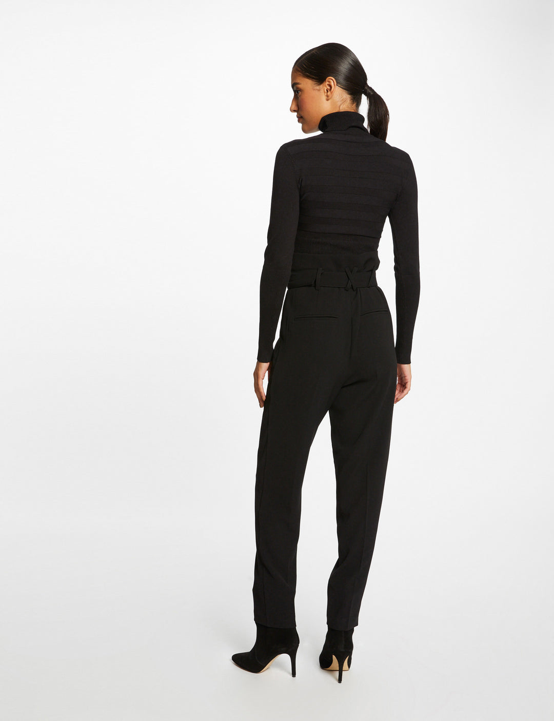 Pull col roulé ajusté