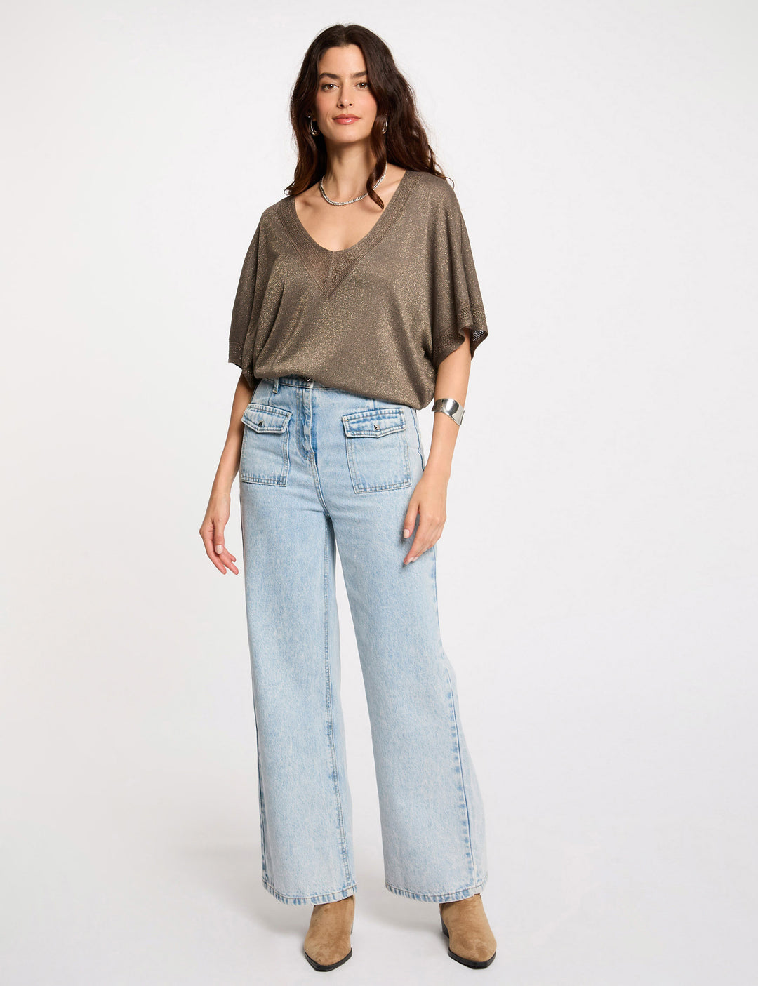 Pull col en V manches courtes