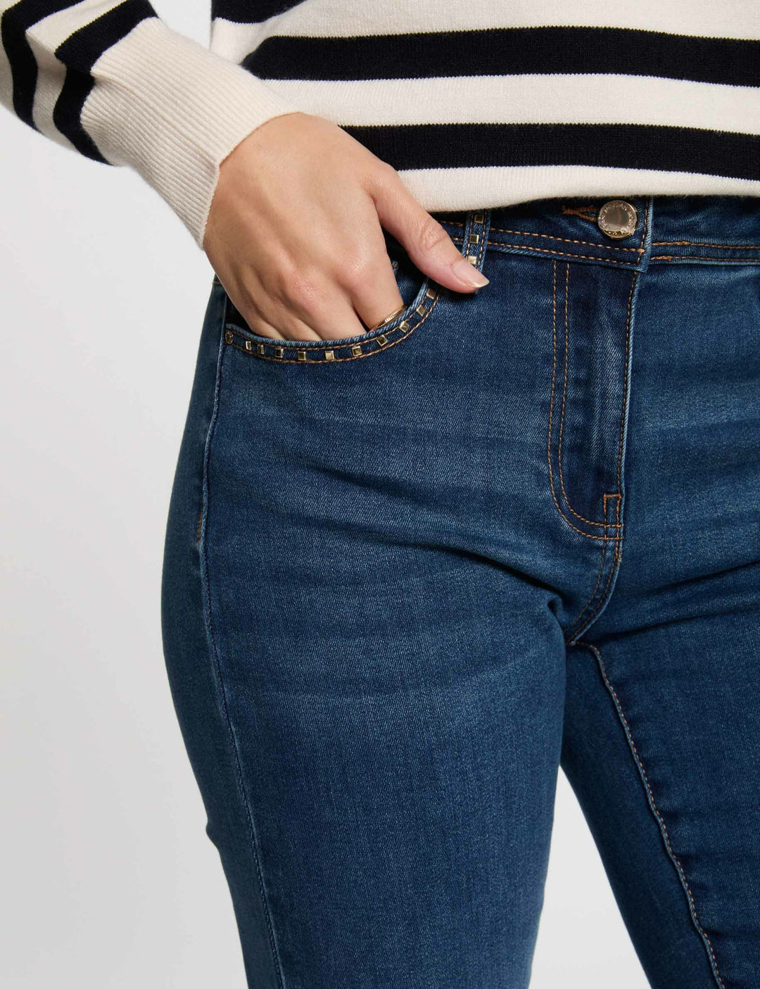 Jeans bootcut détails cloutés