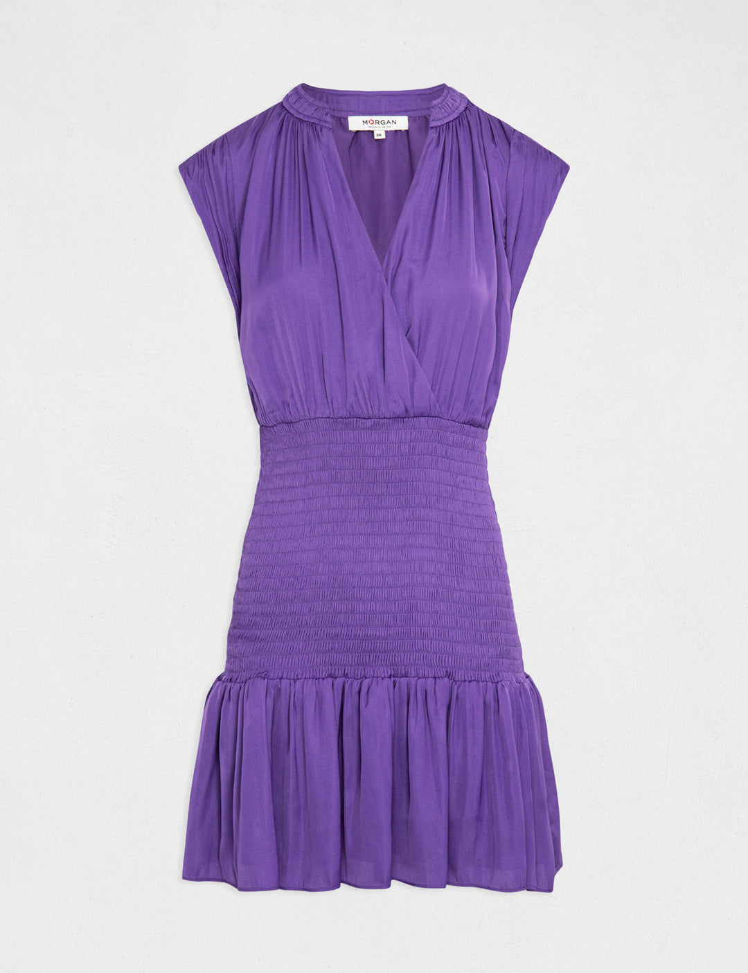 Robe ajustée smockée satin sans manches