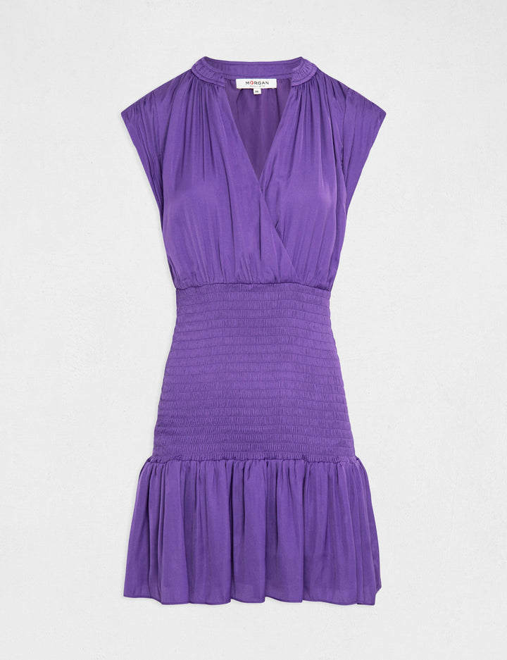 Robe ajustée smockée satin sans manches