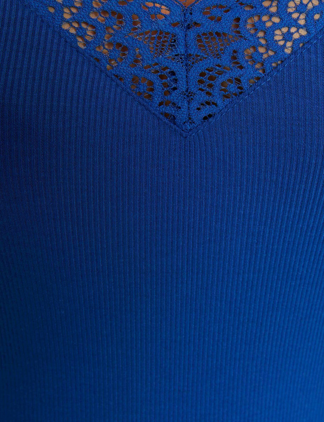 Débardeur bretelles larges en dentelle