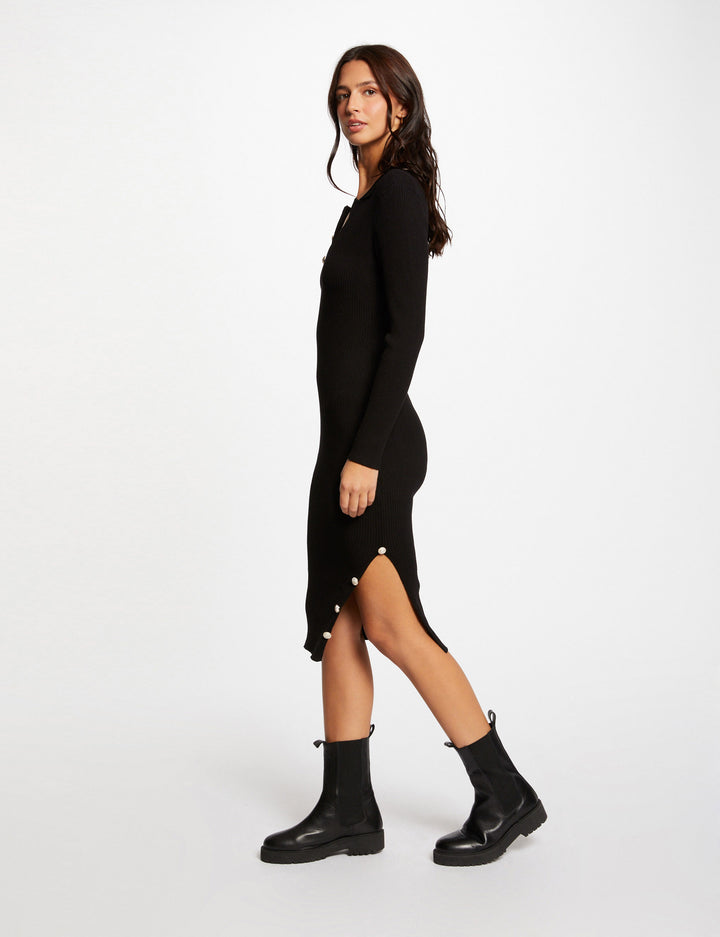 Robe pull ajustée fendue avec boutons