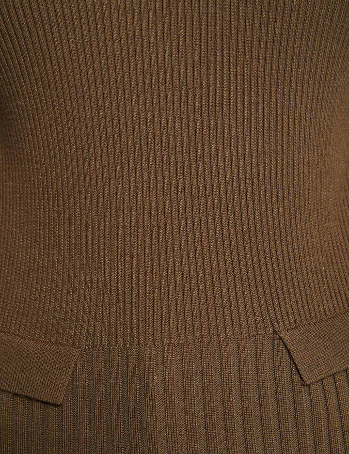 Pull manches longues côtelé à  col en V