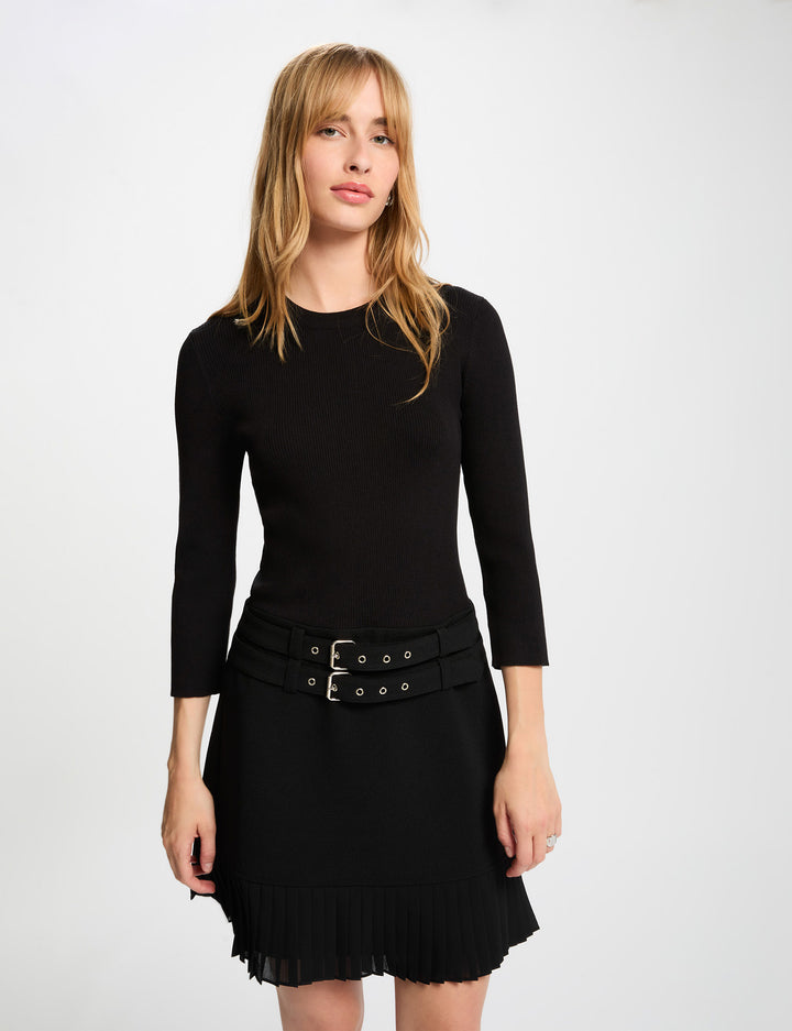 Robe courte plissée