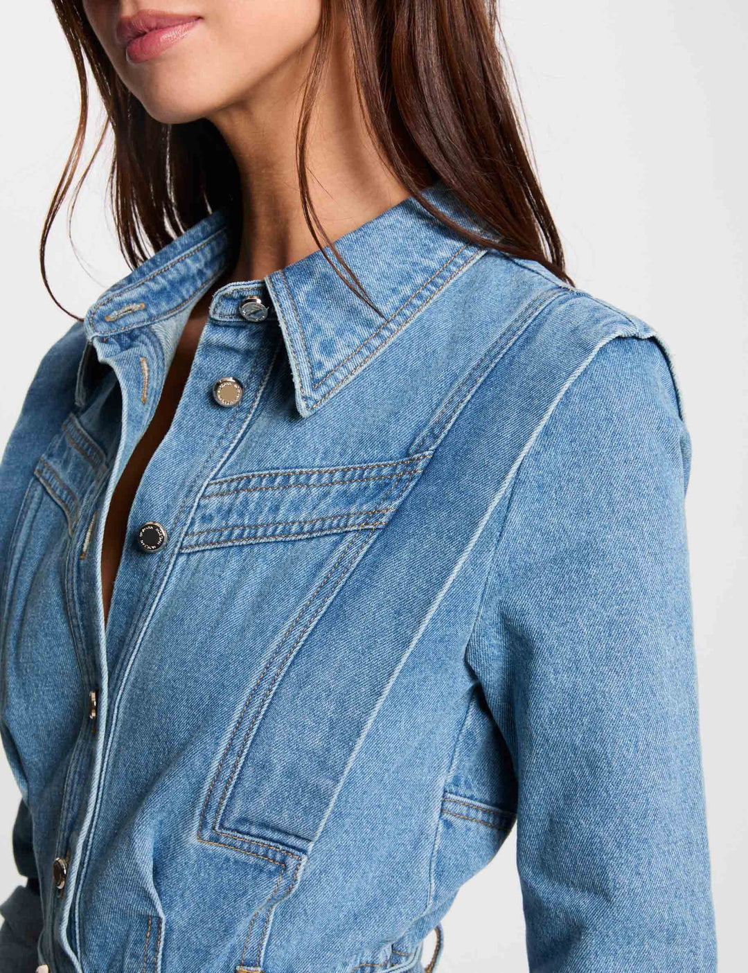 Robe ajustée boutonnée en jean