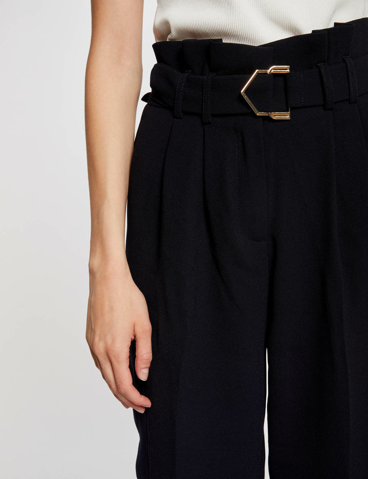 Pantalon carotte ceinturé