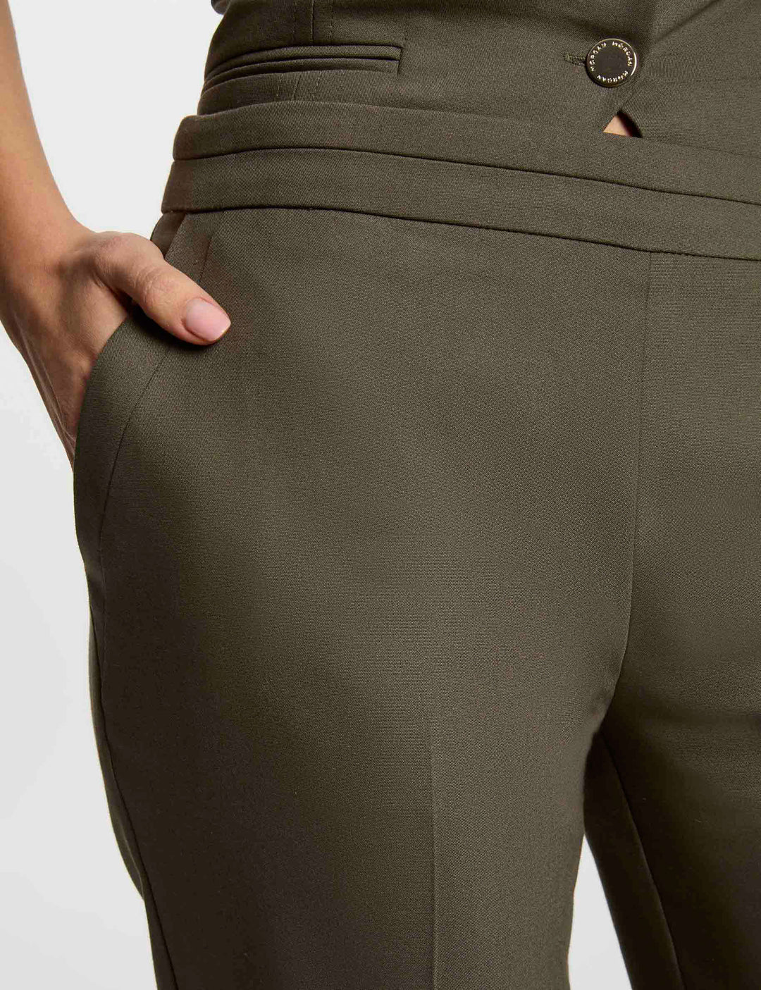 Pantalon cigarette à  pinces