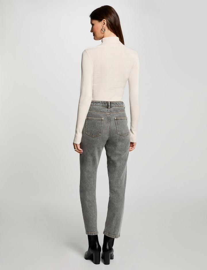 Pull col roulé ajusté