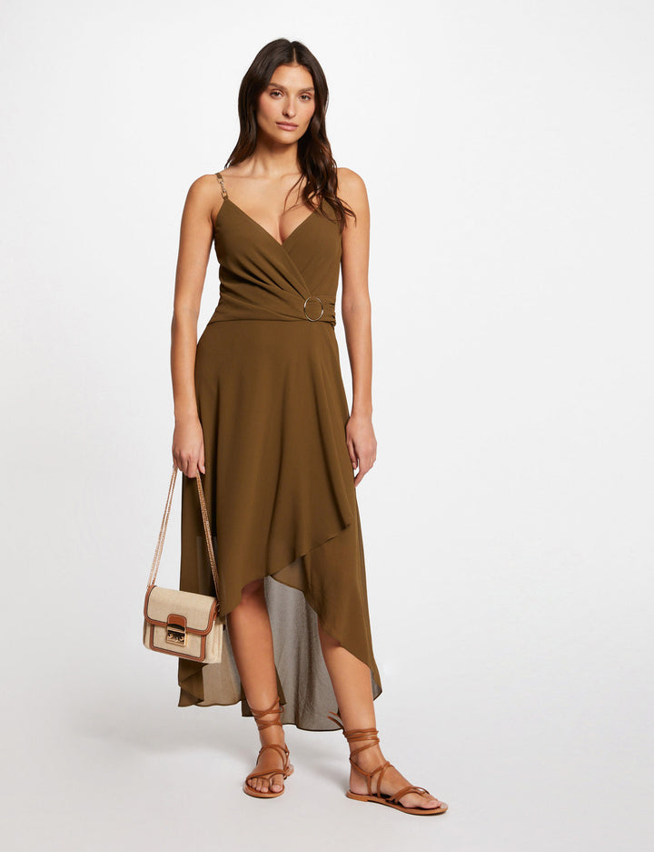Robe mi-longue à  fines bretelles