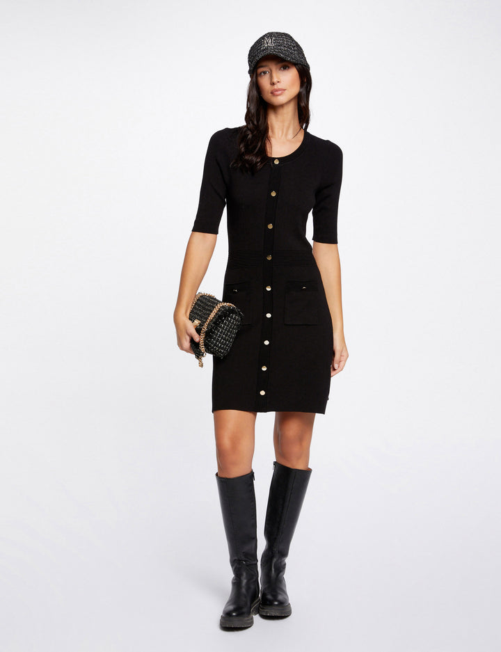 Robe pull ajustée manches courtes