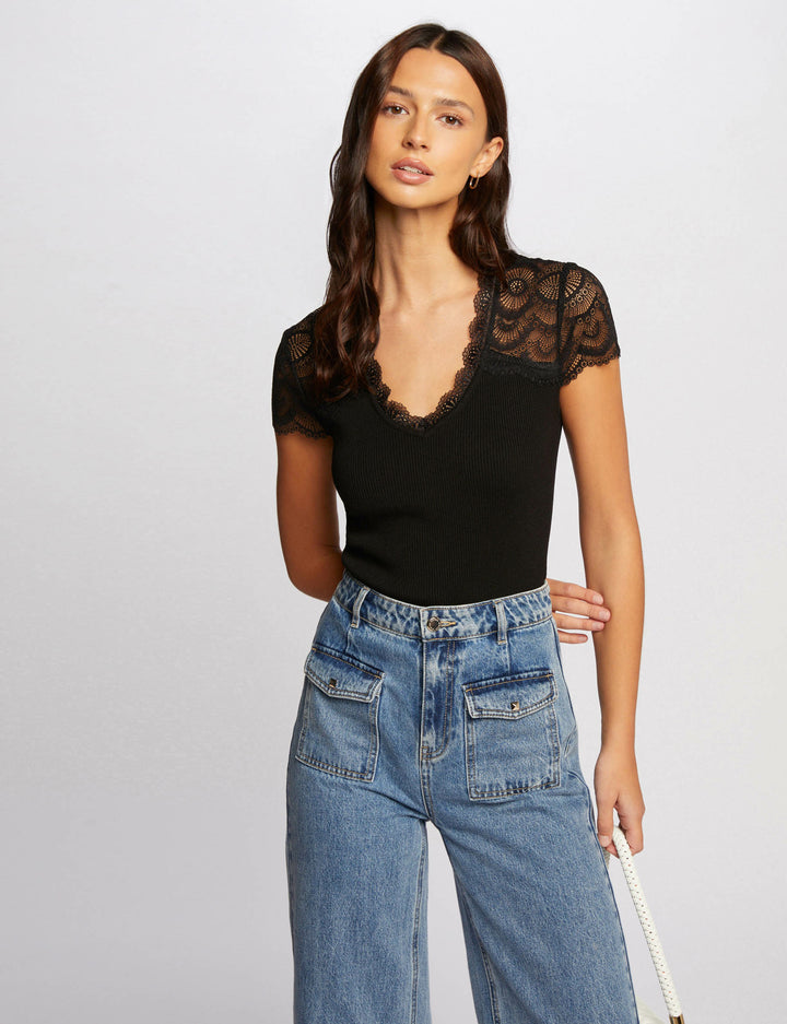 Pull manches courtes dentelle