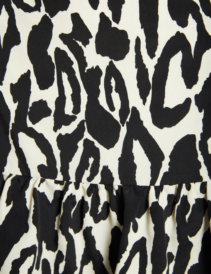 Robe cintrée à  volants imprimé animalier