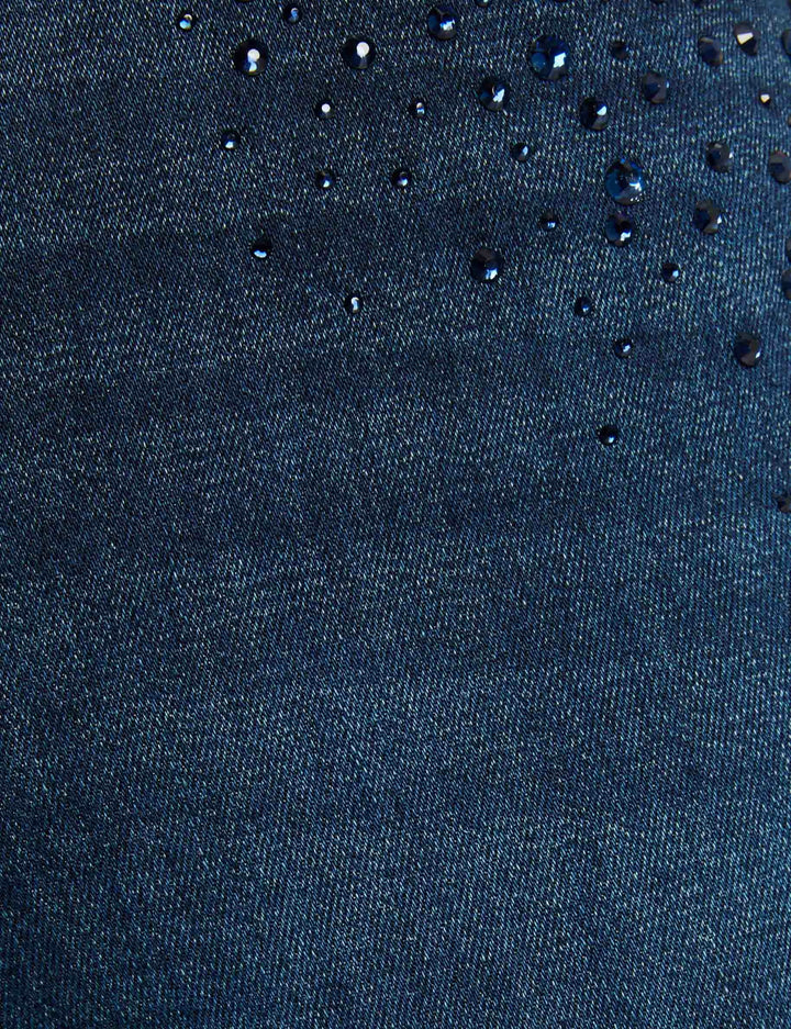 Jeans slim détails strass