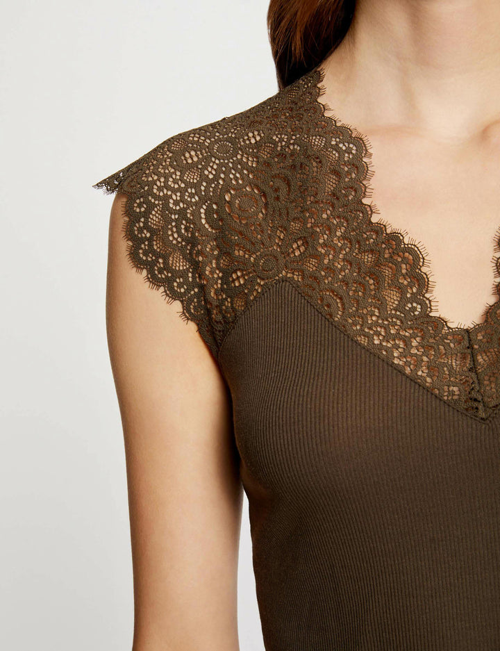 Débardeur bretelles larges en dentelle