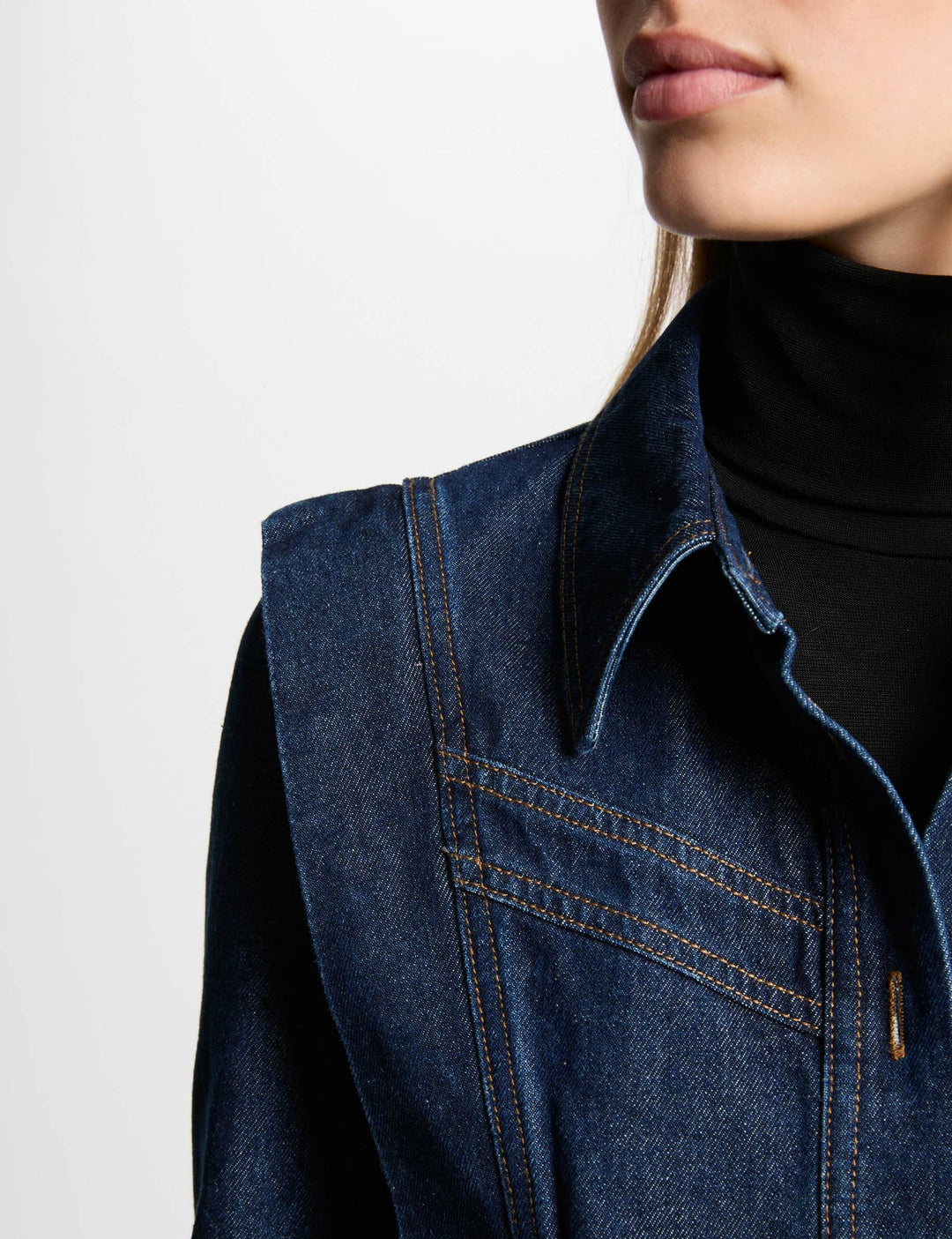 Robe ajustée boutonnée en jean