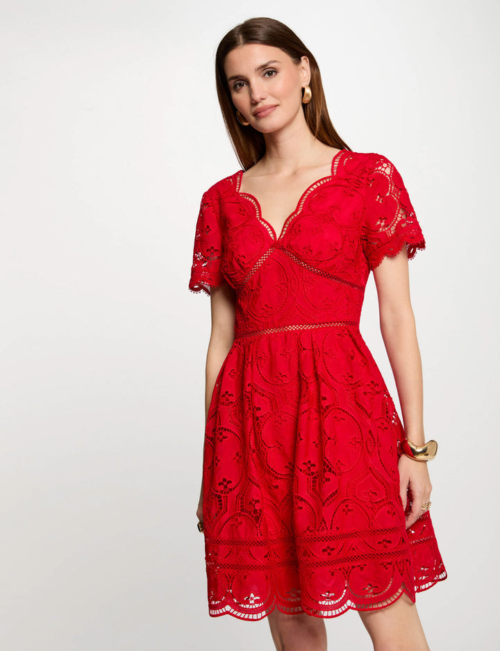 Robe courte patineuse brodée